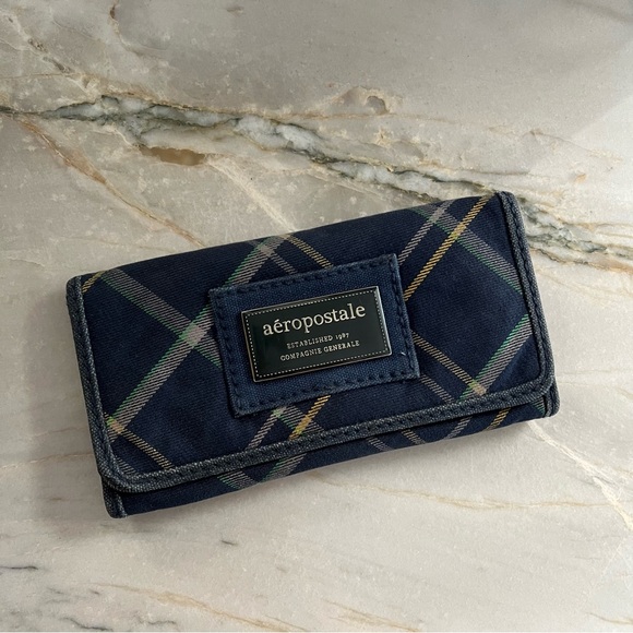 Aeropostale Navy Plaid Wallet - Picture 1 of 8
